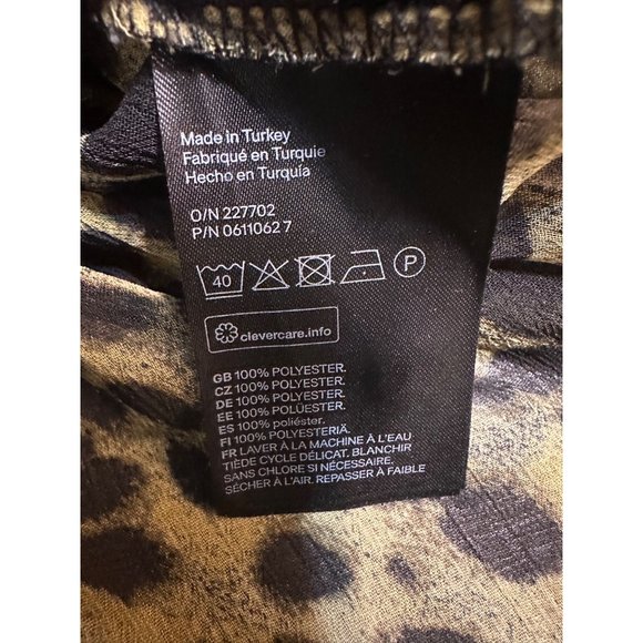 H&M Green and Black Leopard Sheet Blouse with Rufflesm - Picture 5 of 8